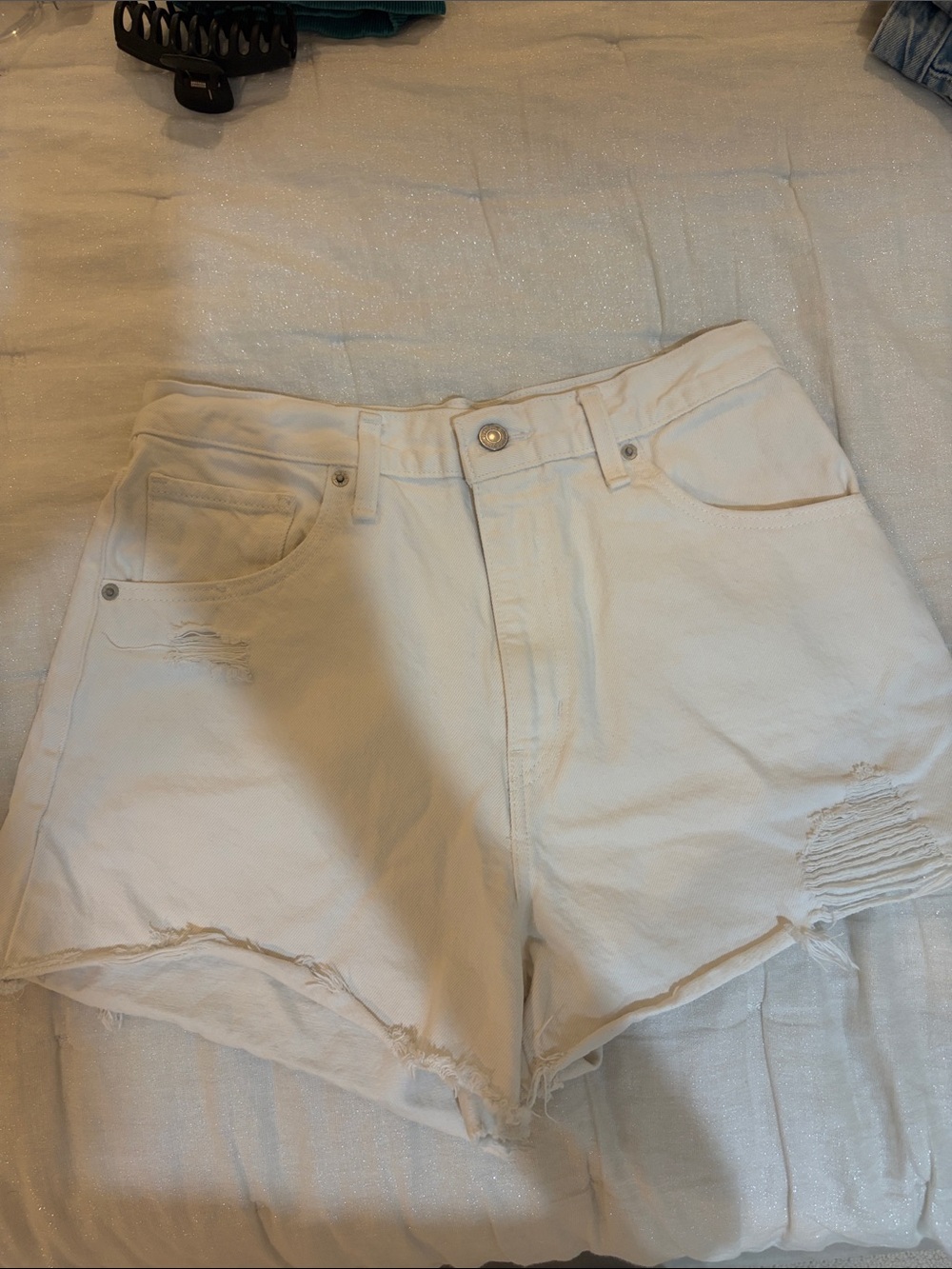 Levi's High-Waisted Mom Shorts Womens White Distressed Denim Cutoff Raw Hem